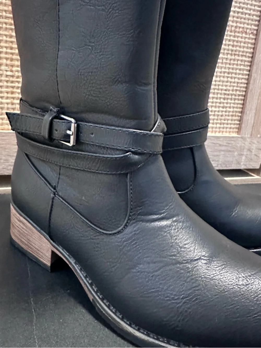 Girls Kenneth Cole boots size 1